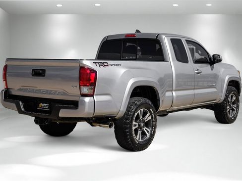 Used 2016 Toyota Tacoma TRD Sport w/ Towing Package image 6