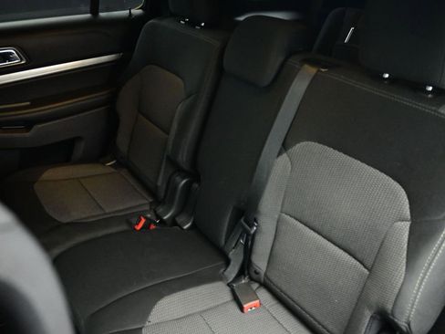 Used 2019 Ford Explorer XLT image 59