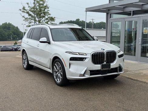 Used 2024 BMW X7 xDrive40i w/ Premium Package AWD/4WD image 1
