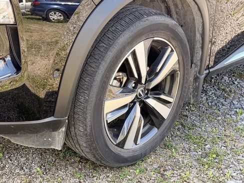 Used 2023 Nissan Rogue SL w/ SL Premium Package image 5