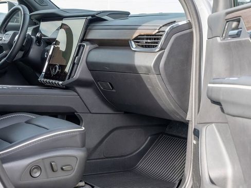 Used 2025 GMC Acadia Denali w/ LPO, Floor Liner Package image 21