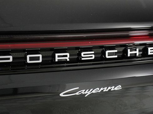 New 2026 Porsche Cayenne image 22