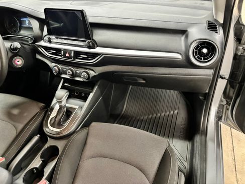 Used 2023 Kia Forte LXS w/ LXS Technology Package FWD image 21