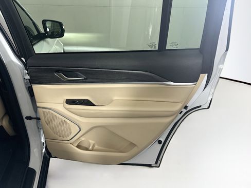 Used 2021 Jeep Grand Cherokee L Limited image 31