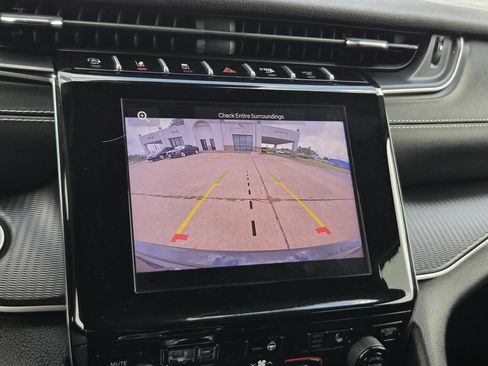 Used 2024 Jeep Grand Cherokee Altitude RWD image 15
