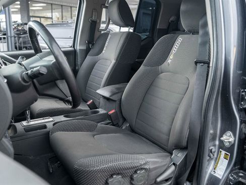 Used 2019 Nissan Frontier PRO-4X image 9