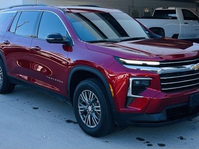 Used 2024 Chevrolet Traverse LT