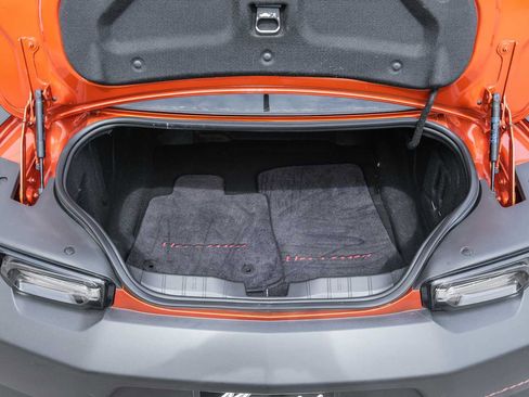 Used 2022 Chevrolet Camaro ZL1 RWD image 55