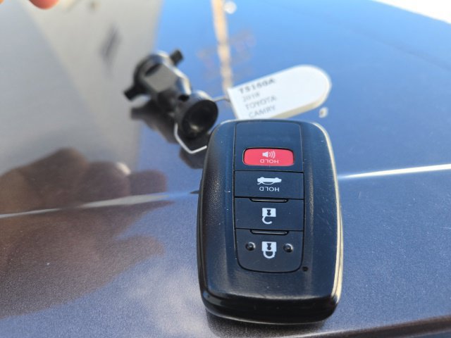 Used 2018 Toyota Camry SE w/ Convenience Package FWD image 20