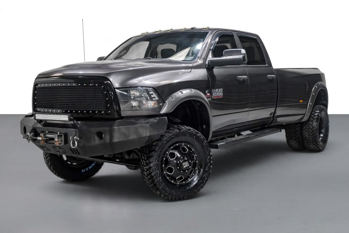 Used 2015 RAM 3500 Tradesman w/ Chrome Appearance Group AWD/4WD image 4