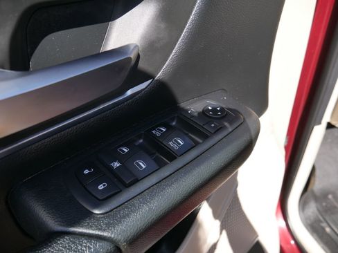 Used 2019 RAM 1500 Big Horn image 28