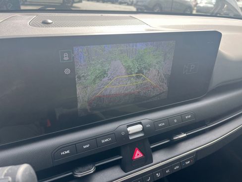 Used 2025 Kia K4 LXS image 17