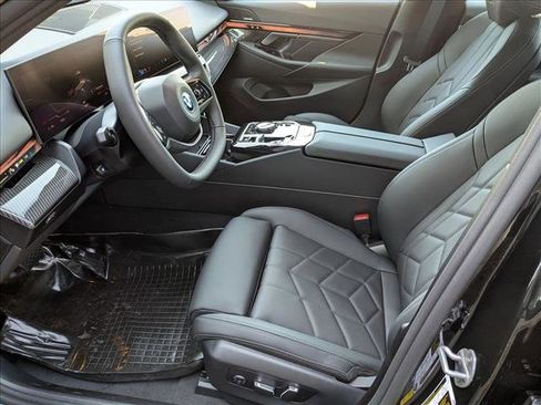 New 2026 BMW i5 eDrive40 w/ Convenience Package image 4