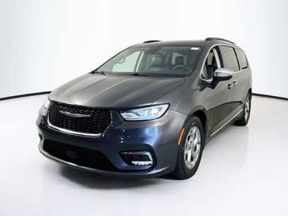 Used 2023 Chrysler Pacifica Limited w/ Trailer Tow Group