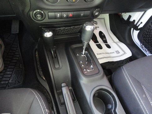 Used 2013 Jeep Wrangler Sahara w/ Dual Top Group AWD/4WD image 12