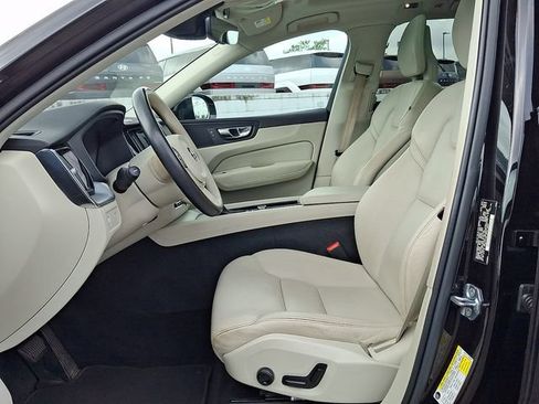 Used 2018 Volvo XC60 T6 Momentum w/ Convenience Package AWD/4WD image 10