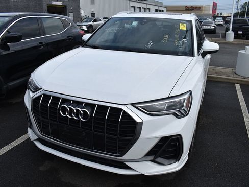 Used 2025 Audi Q3 2.0T Premium AWD/4WD image 2