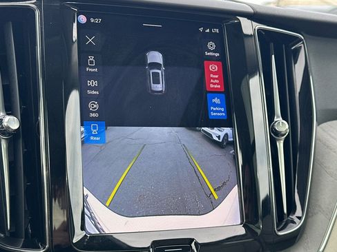 Used 2023 Volvo XC60 T8 Plus image 22