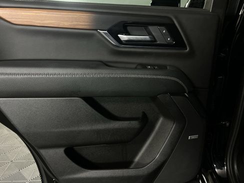 Used 2025 GMC Yukon Denali image 27