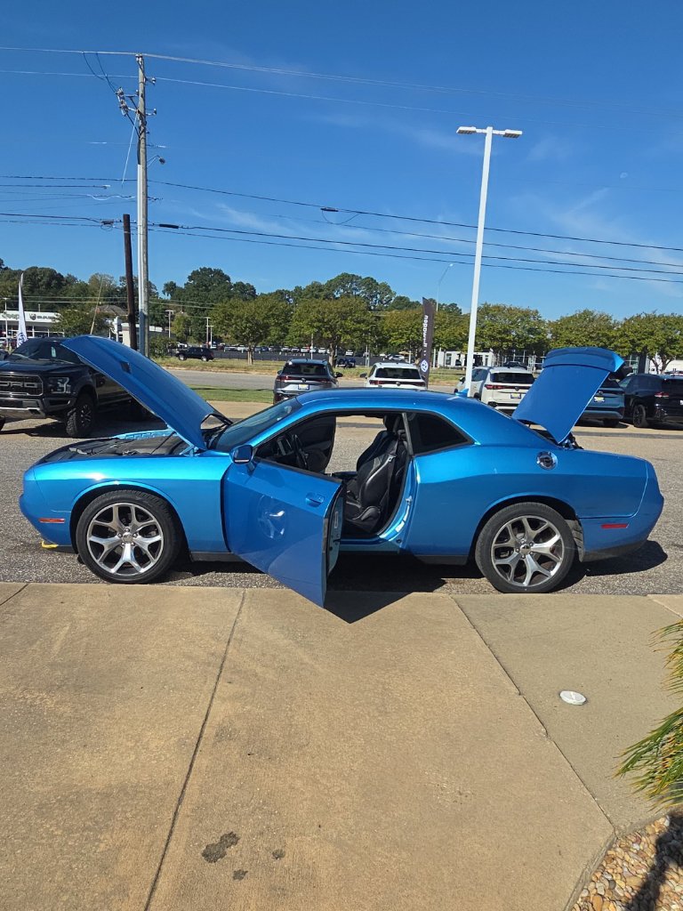 Used 2015 Dodge Challenger SXT Plus w/ Driver Convenience Group RWD image 16
