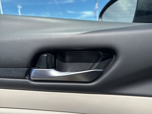 Used 2025 Nissan Altima 2.5 SV image 11