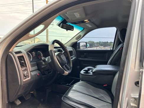 Used 2016 RAM 1500 Express AWD/4WD image 9