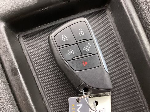 Used 2025 Chevrolet Silverado 1500 LT image 35