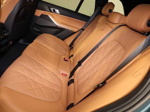 Used 2024 BMW X5 xDrive40i w/ Premium Package image 11