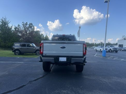 Used 2025 Ford F350 Lariat w/ Lariat Ultimate Package AWD/4WD image 6