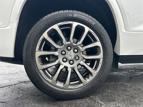 Used 2022 GMC Acadia Denali w/ Denali Ultimate Package image 18