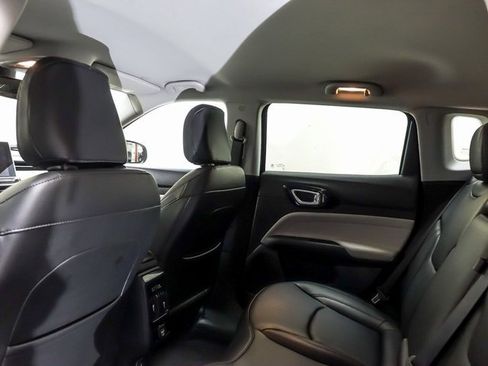 Used 2022 Jeep Compass Limited image 11