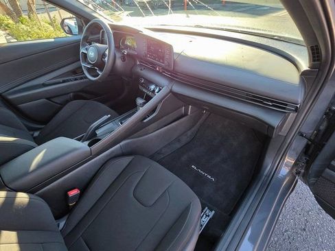 Certified 2025 Hyundai Elantra Sport image 9