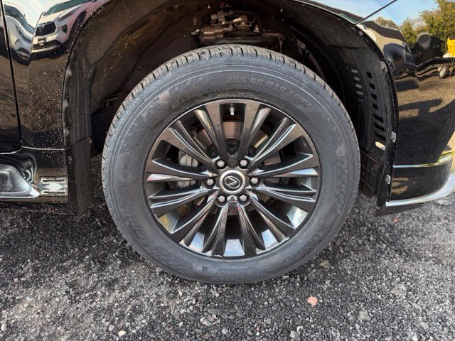 Certified 2023 Lexus GX 460 Luxury w/ Sport Design Package AWD/4WD image 9