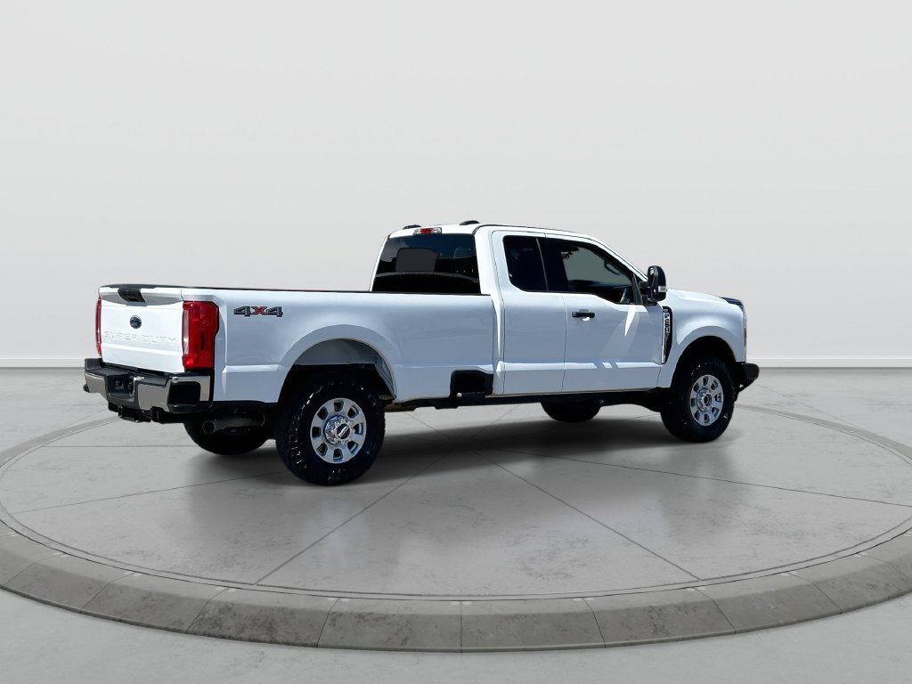 Used 2024 Ford F250 XLT AWD/4WD image 8