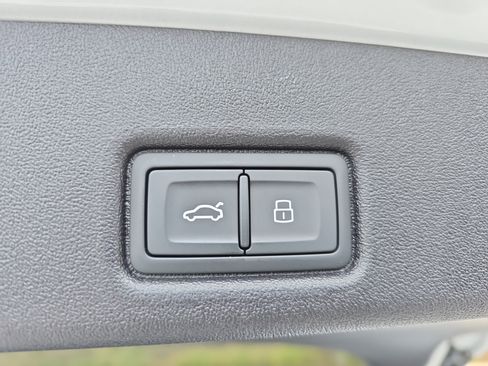 New 2025 Audi Q5 Premium Plus image 13