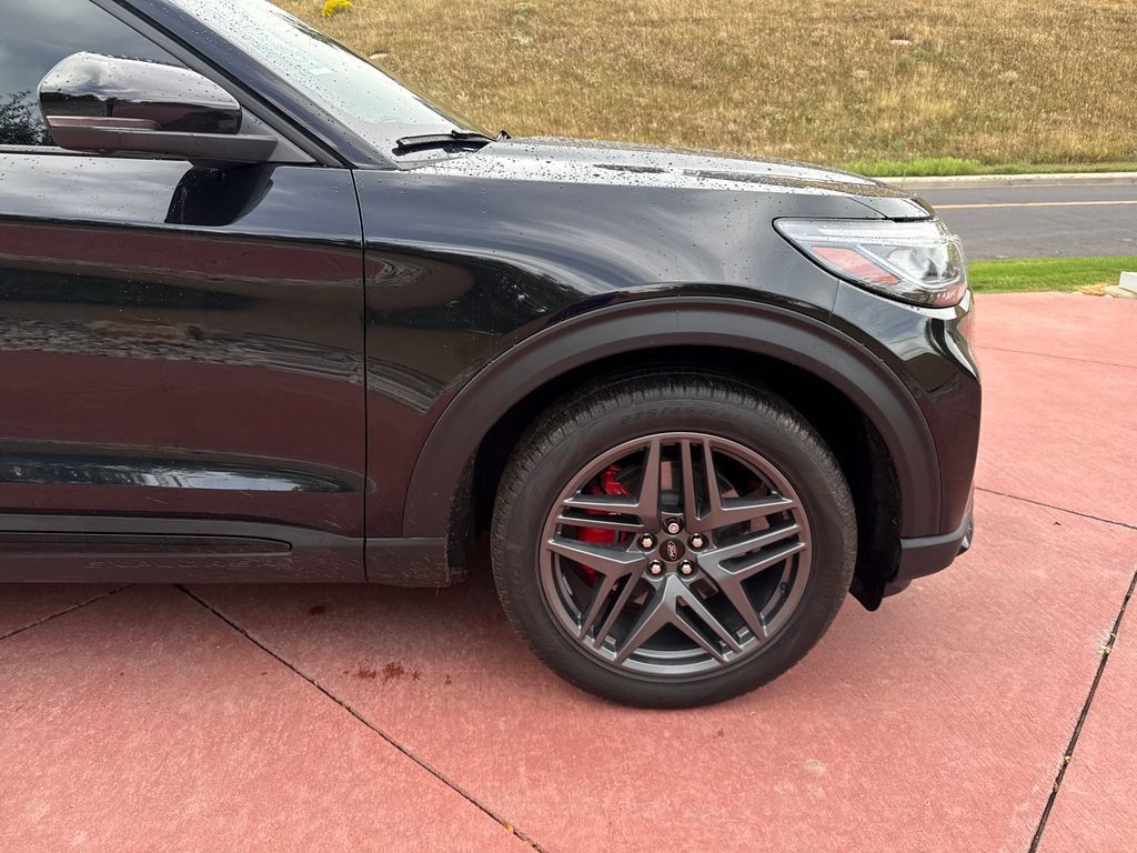 Used 2025 Ford Explorer ST AWD/4WD image 36