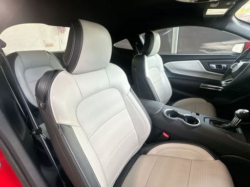 Used 2025 Ford Mustang Premium RWD image 27