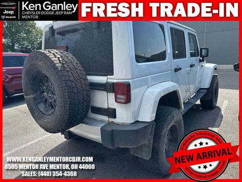 Used 2015 Jeep Wrangler Unlimited Sahara AWD/4WD image 9