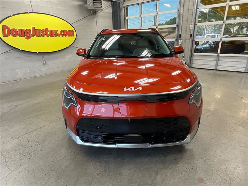 Used 2023 Kia Niro Wind w/ Wind Preserve Package FWD image 8