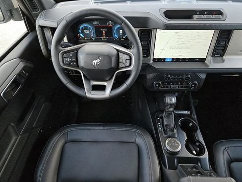 New 2025 Ford Bronco Outer Banks image 4