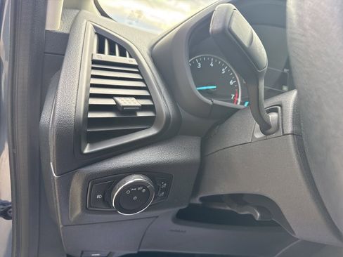 Used 2022 Ford EcoSport SE w/ SE Convenience Package image 12