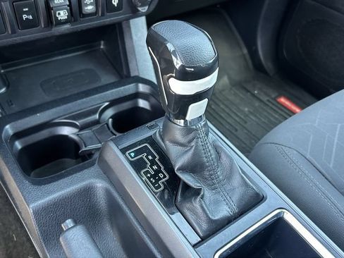 Used 2019 Toyota Tacoma TRD Off-Road w/ Technology Package RWD image 29
