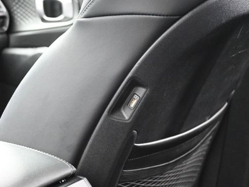 Used 2022 Kia Sorento EX w/ Panoramic Sunroof Package image 38