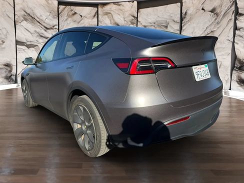 Used 2023 Tesla Model Y Long Range AWD/4WD image 7