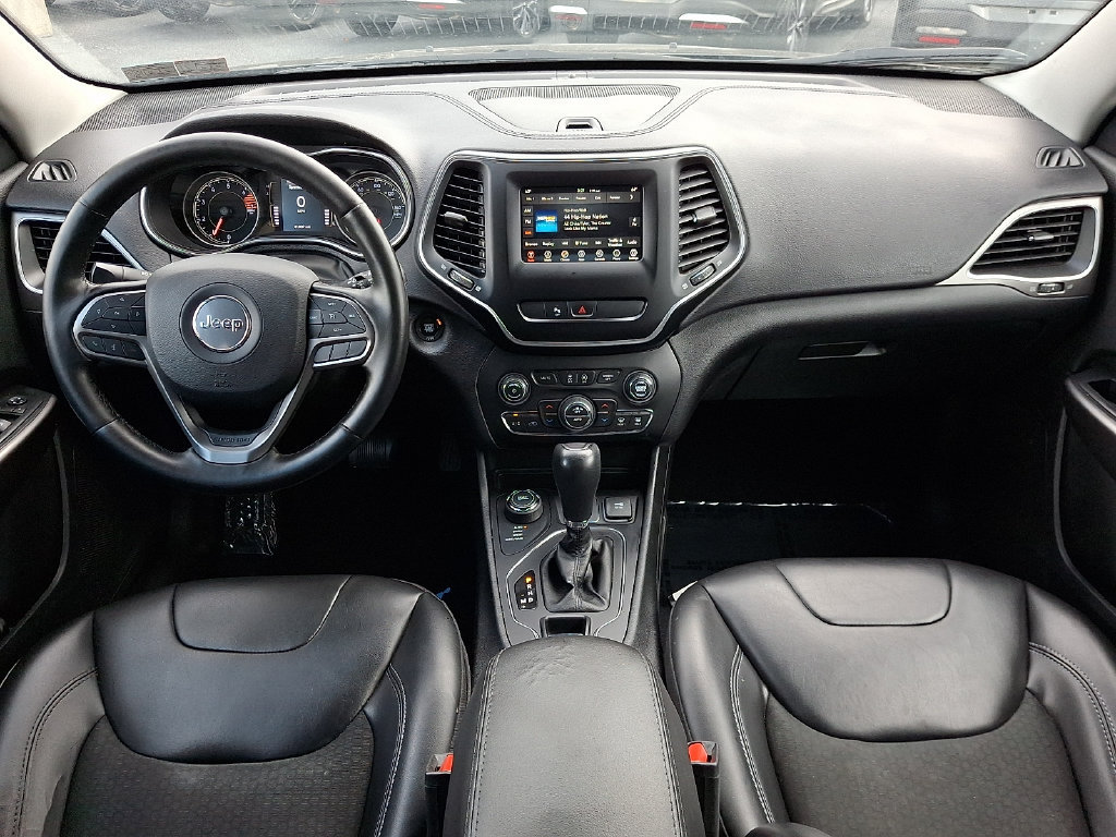 Used 2019 Jeep Cherokee Latitude Plus w/ Comfort/Convenience Group AWD/4WD image 14