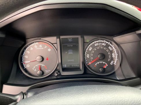 Used 2018 Toyota Tacoma SR image 24