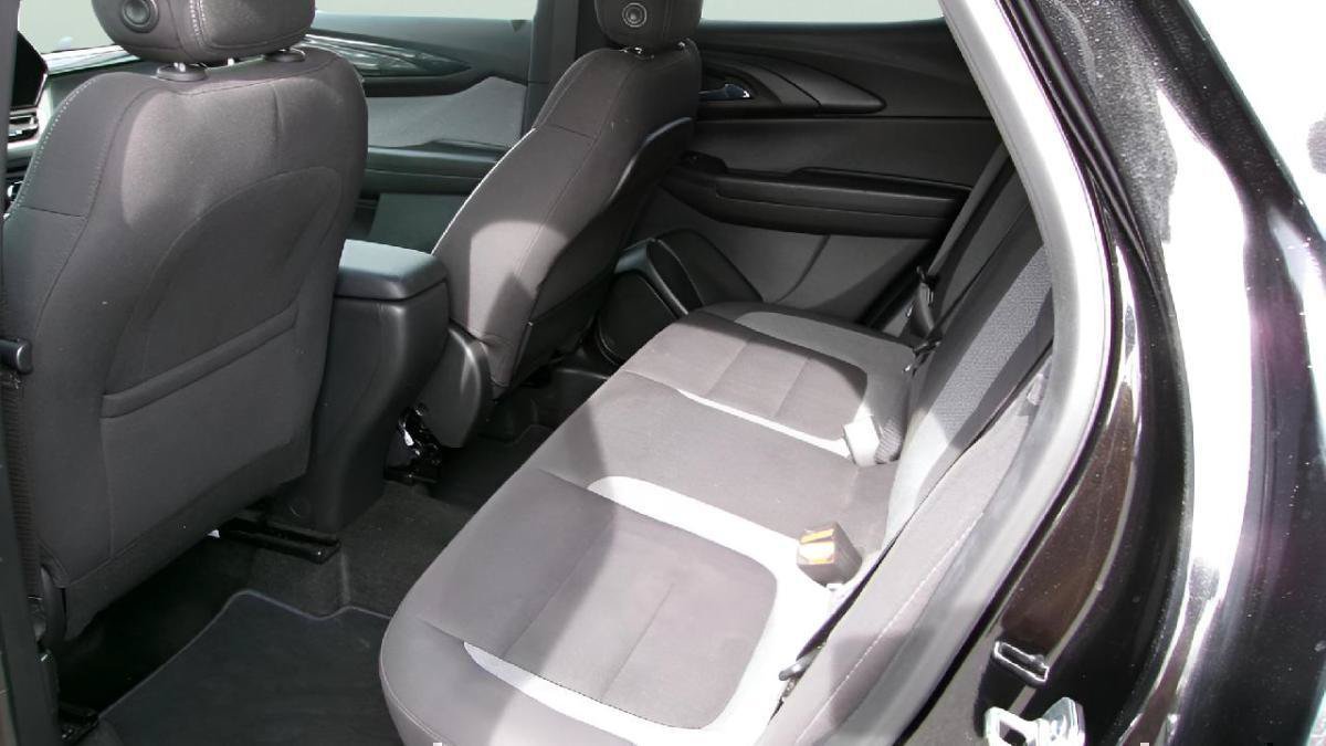 Used 2025 Chevrolet TrailBlazer LT AWD/4WD image 9
