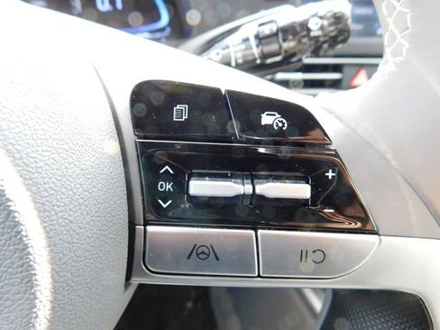 Used 2025 Hyundai Elantra Sport w/ Cargo Package image 19