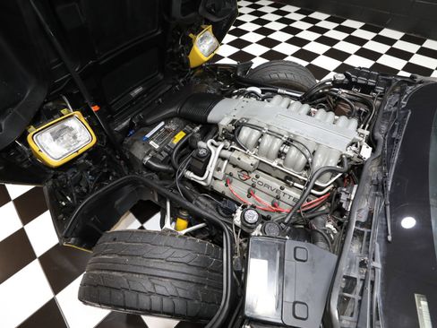 Used 1990 Chevrolet Corvette ZR-1 RWD image 2
