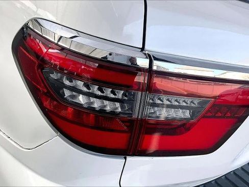 Certified 2024 Nissan Armada SL image 28